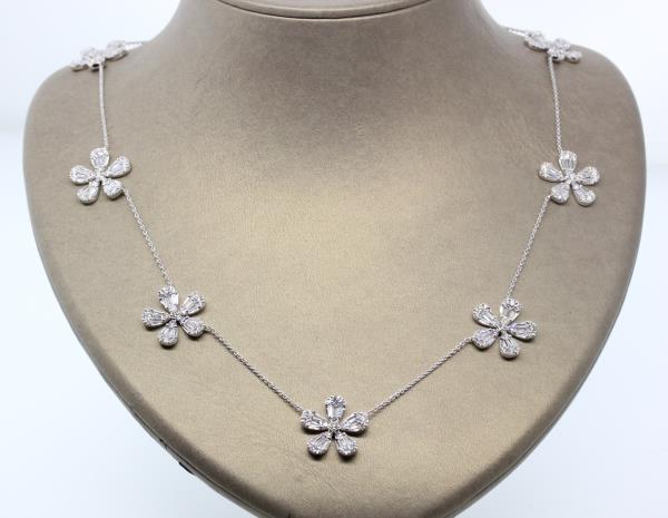 Diamond flower necklace