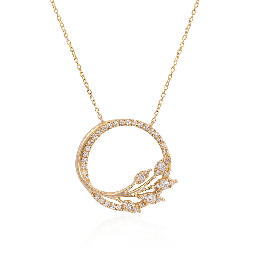 Diamond yellow gold pendant necklace